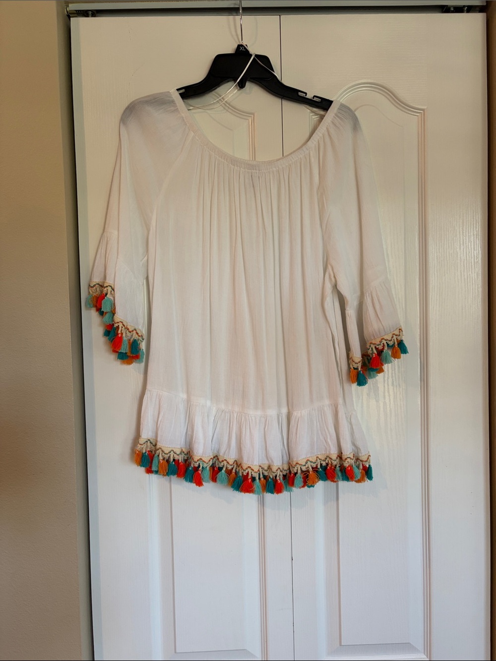 crown & ivy White Boho Peasant Tunic with Orange and Teal Tassels